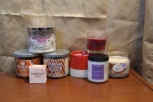lot 40 image: Lot of candles