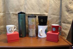 lot 44 image: Starbucks cups