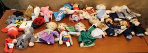 lot 51 image: Mix lot of finger puppets