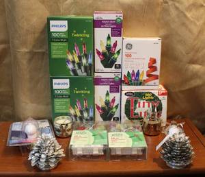 lot 57 image: Miscellaneous Christmas decorations see photos