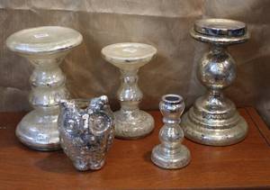 lot 94 image: Candle holders and an owl
