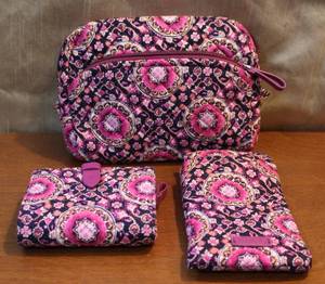 lot 128 image: Vera Bradley set