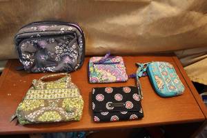 lot 136 image: Vera Bradley bags