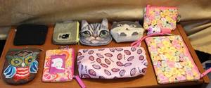 lot 143 image: Mixed lot of change purses