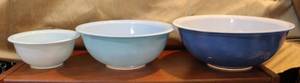 lot 152 image: Pyrex mixing bowls made in the US