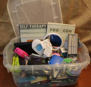lot 157 image: Miscellaneous office supplies and tote