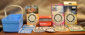 lot 158 image: vintage View-Master with multiple cards