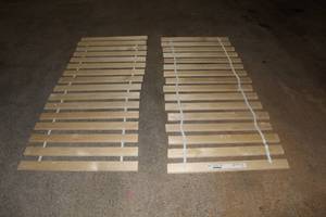 lot 190 image: Wood bed slats