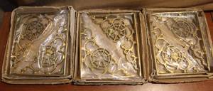 lot 249 image: Metal shelf hangers 6 in all 2 each pack