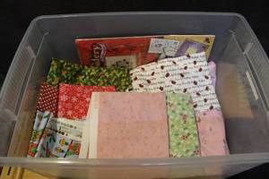 lot 271 image: Mix lot of crafting material