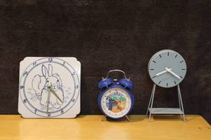 lot 333 image: Lot of clocks rabbitMadelineand metal clock