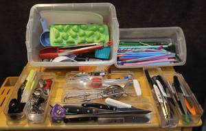 lot 337 image: Mixed lot of utensil and more see all pictures