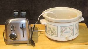 lot 351 image: Toaster and Crock-Pot crock pot is missing the lid