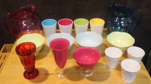 lot 357 image: Plastic pitchers and plastic ice cream bowls plastic cups