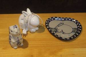 lot 360 image: Bunny light heart-shaped bunny plate and blue and white bunny creamer