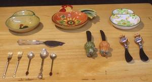 lot 361 image: Olive plates and decorative knives and more see photo