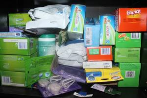 lot 370 image: Mixed Lot of dryer sheets and Swiffer pads and much more