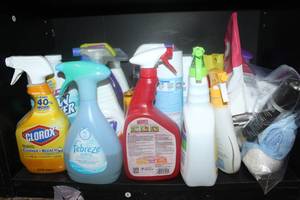 lot 371 image: Lot of cleaning supplies and more