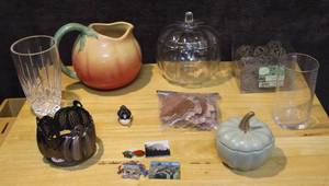 lot 394 image: Mixed Lot two pumpkin with tops and more see pictures