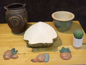 lot 396 image: Play vase and clay pottery pot and Arrowhead bowl and more see photo