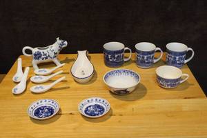 lot 400 image: Mixed Lot of China