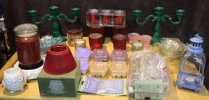 lot 433 image: Mix lot of candle holders Scentsy melts candle warmer and much more see pictures
