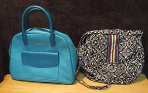 lot 454 image: Vera Bradley purses