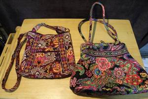lot 457 image: Vera Bradley purses