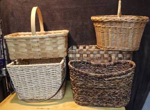 lot 462 image: Baskets