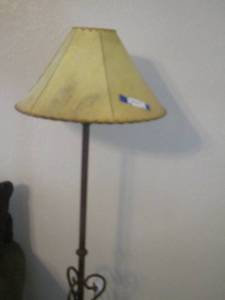 lot 19 image: Metal floor lamp very nice with shade MATCHES  #16