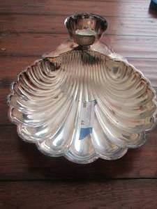 lot 44 image: VINTAGE SILVER PLATE CLAM SHELL BOWL