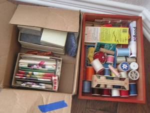 lot 52 image: Sewing Lot - THREAD & BIAS TAPE