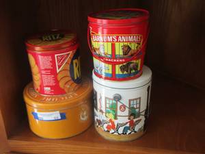 lot 53 image: Tin can lot- Braums animal crackers- Ritz plus