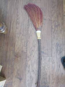lot 78 image: dcor mini broom