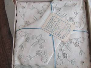 lot 84 image: Hand embroidered linens  3 BXS