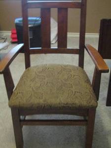 lot 27 image: OAK MISSION STYLE ARM CHAIR