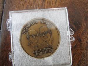 lot 88 image: Leonard Brothers (MARVIN  and OBIE) 1918-1967  Historical Marker Coin - BY CITY OF FT. WORTH