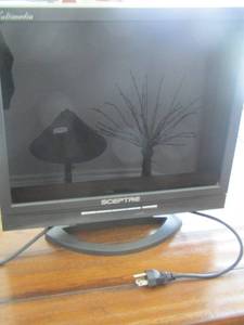 lot 97 image: Multimedia computer screen