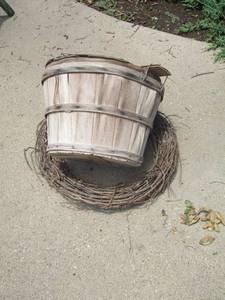 lot 111 image: wicker wreath and pail