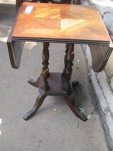 lot 129 image: Small side table with fold down sides - really cute
