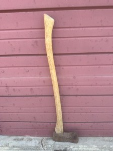 lot 102 image: AXE - 32L,  HEAD - 6 X 3 12