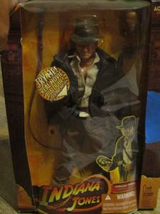 lot 69 image: INDIANA JONES  RAIDERS OFTHE LOST ARK  FIGURINE  2008 NEW IN BOX  - AGES 4 AND UP