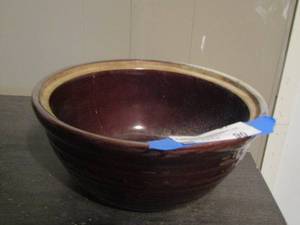 lot 90 image: BROWN POTTERY BOWL - HULL