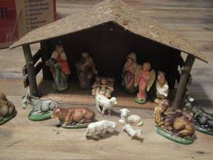 lot 30 image: NATIVITY SET