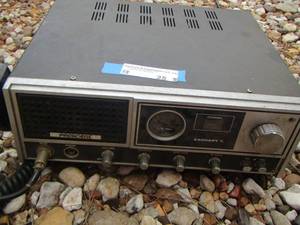 lot 25 image: PRESIDENT ACHARY T  CB BASE STATION  W MIC