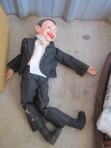 lot 166 image: CHARLIE McCARTHY  VENTRILOQUIST DOLL