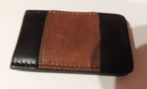 lot 17 image: MAGNETIC BILL CLIP WALLET  NEW