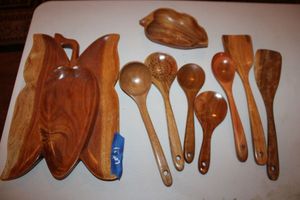 lot 21 image: Wooden trays and spoons