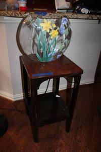 lot 24 image: Wood side table 13W x 13-34D x 24H with heavy glass oblong vase