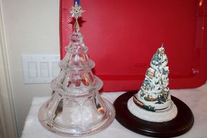 lot 12 image: Animated light up Christmas tree with glass tree cover